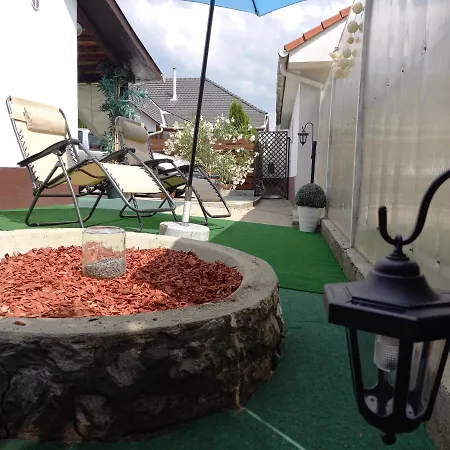 Guest house Idill Apartmanhaz
