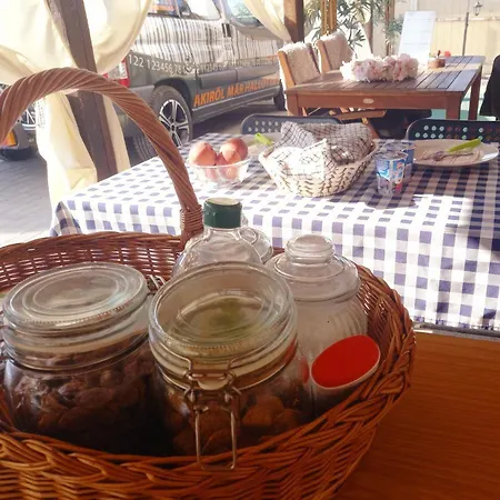 Idill Apartmanhaz Guest house 2*