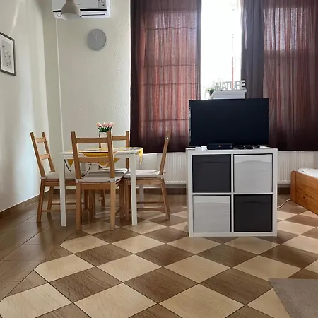 Idill Apartmanhaz Tiszafüred