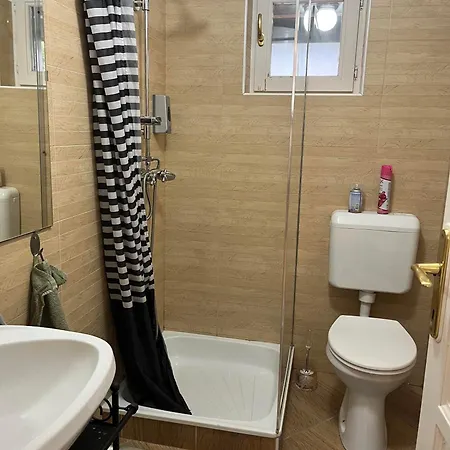 Idill Apartmanhaz Tiszafured