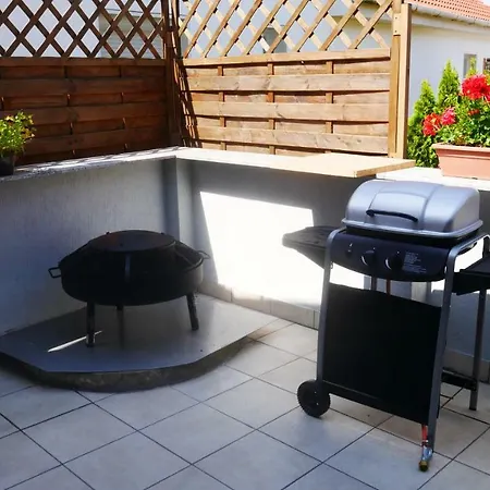 Idill Apartmanhaz 2*