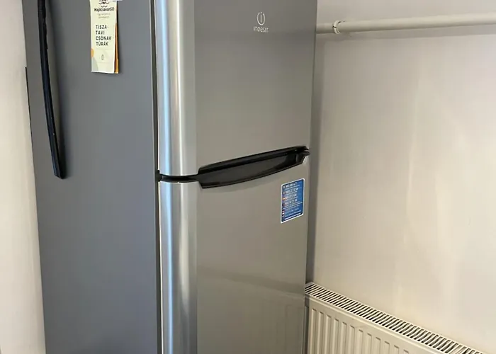 Idill Apartmanhaz Pensjonat Tiszafüred